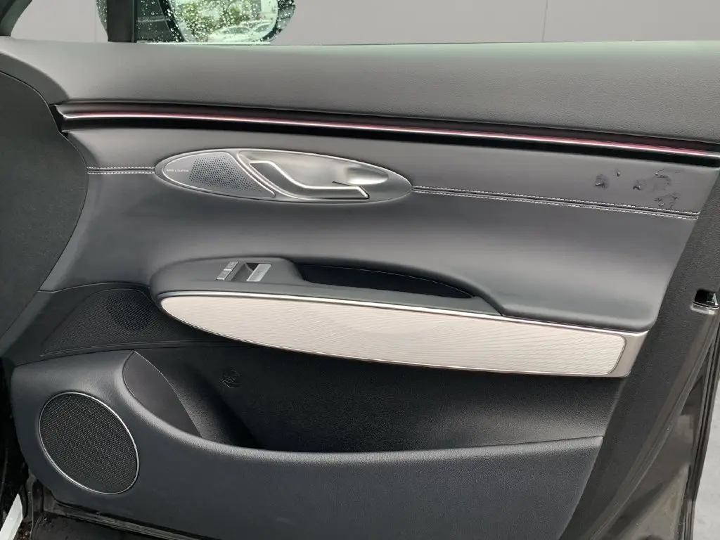 2026 Genesis Gv70 - $51,212