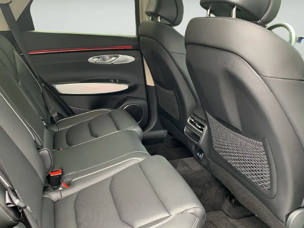 2026 Genesis Gv70 - $51,212