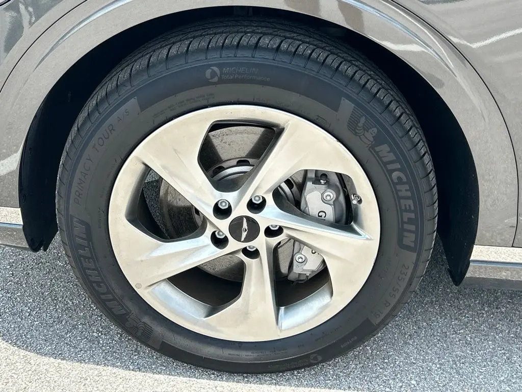 2026 Genesis Gv70 - $49,988