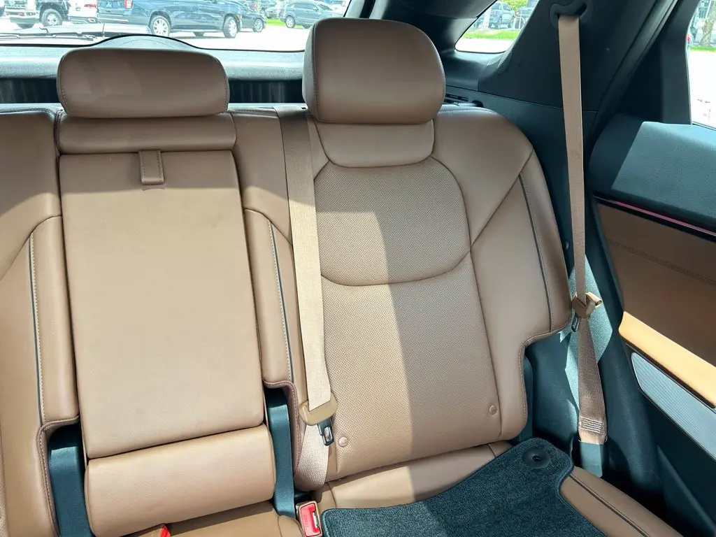 2026 Genesis Gv70 - $47,298