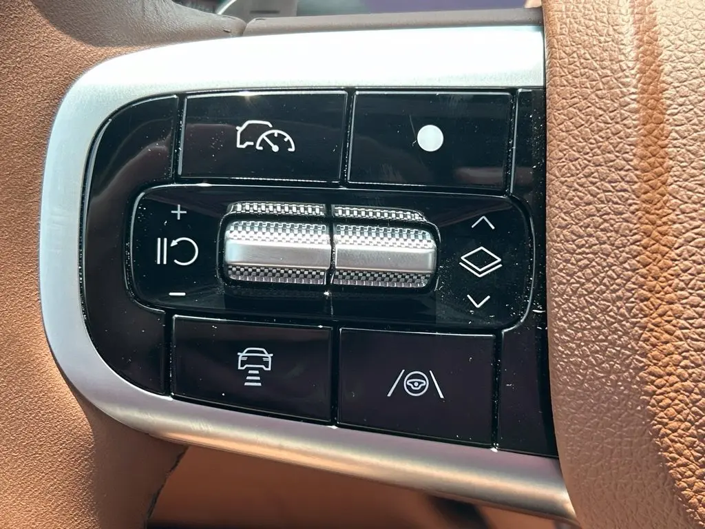 2026 Genesis Gv70 - $47,298
