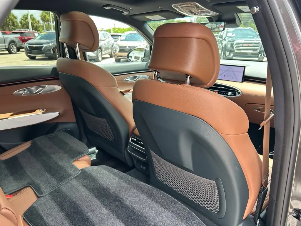 2026 Genesis Gv70 - $47,298