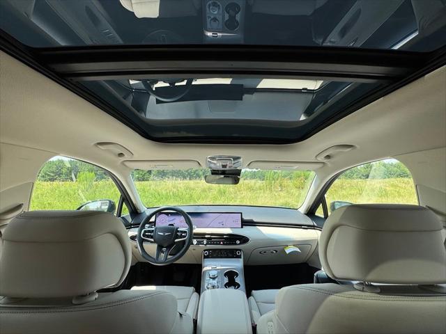 2027 Genesis Gv70 - $55,427