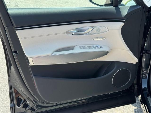 2027 Genesis Gv70 - $55,427