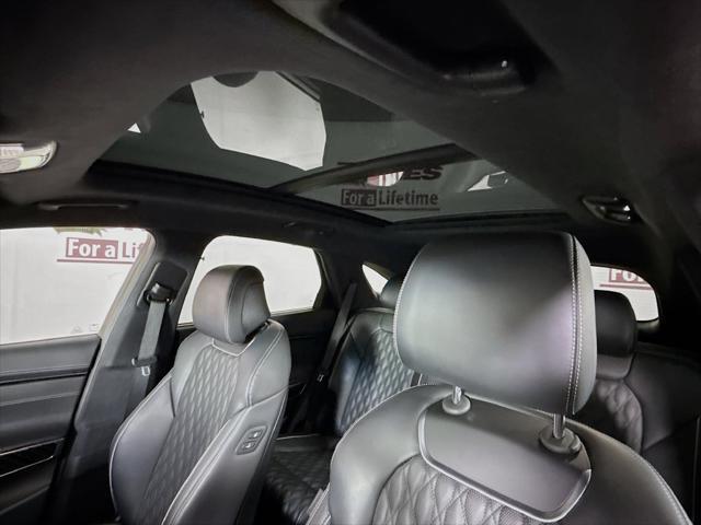 2023 Genesis Gv70 - $38,996