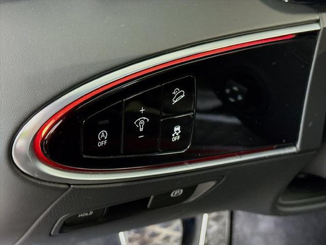 2023 Genesis Gv70 - $38,996
