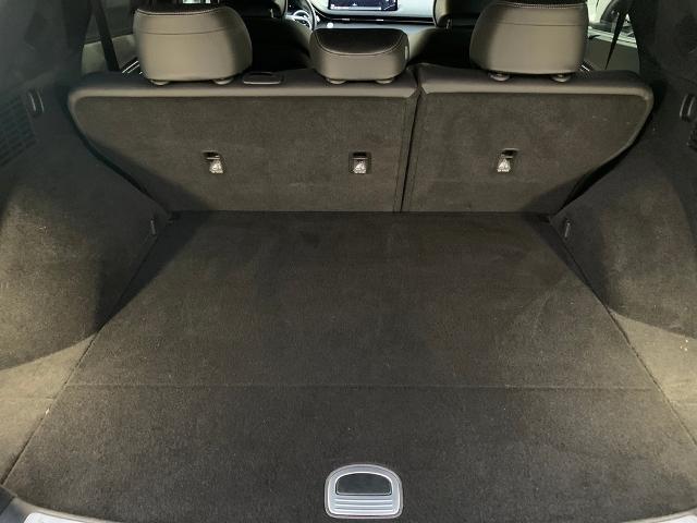2022 Genesis Gv70 - $35,997