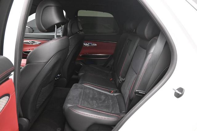 2022 Genesis Gv70 - $29,998