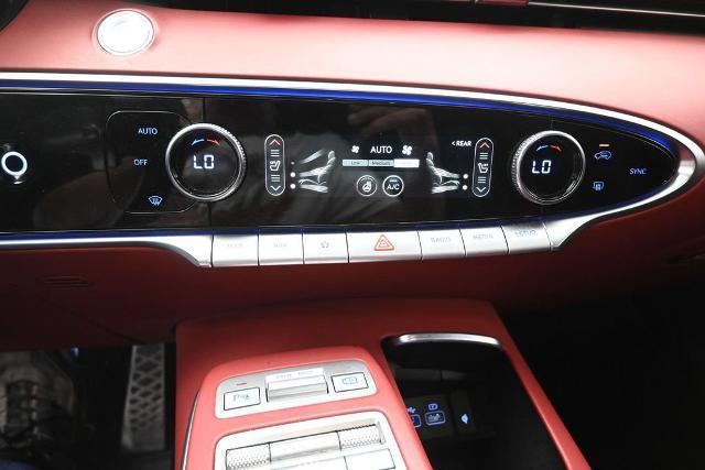 2022 Genesis Gv70 - $29,998