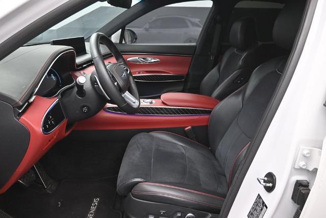 2022 Genesis Gv70 - $29,998