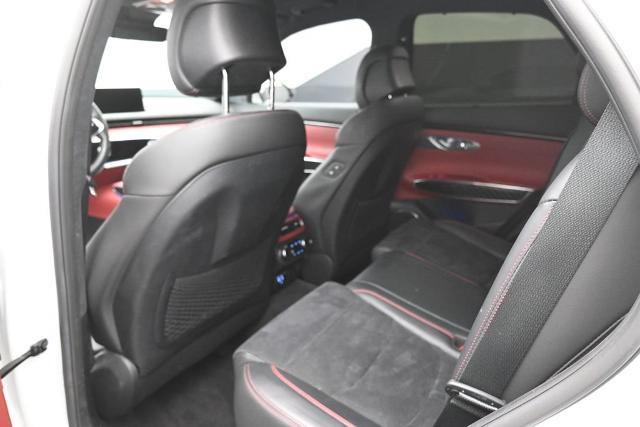 2022 Genesis Gv70 - $29,998