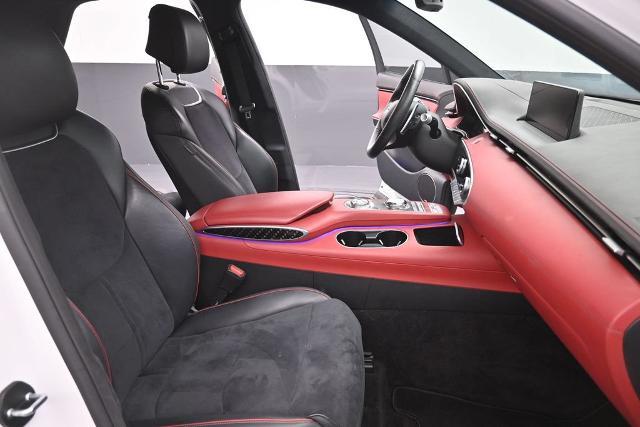 2022 Genesis Gv70 - $29,998