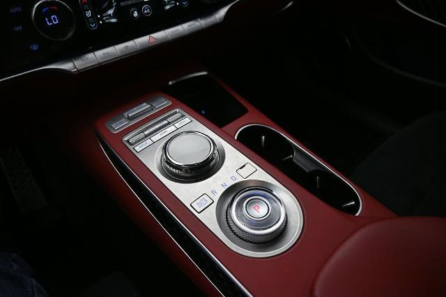2022 Genesis Gv70 - $29,998