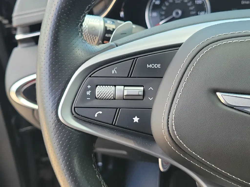 2023 Genesis Gv70 - $36,399