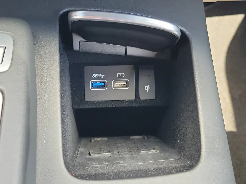 2023 Genesis Gv70 - $36,399