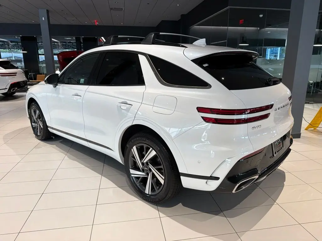 2026 Genesis Gv70 - $59,353