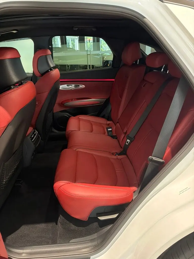 2026 Genesis Gv70 - $59,353