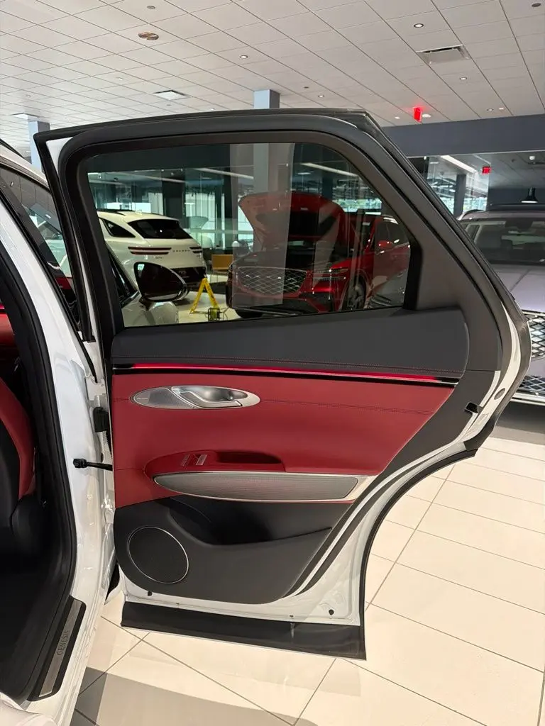2026 Genesis Gv70 - $59,353