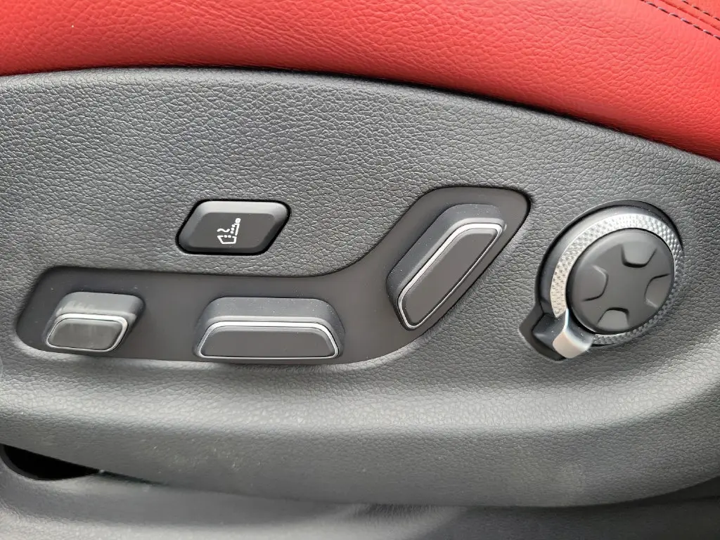2026 Genesis Gv70 - $65,599