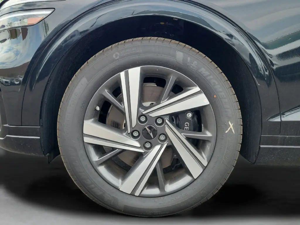 2026 Genesis Gv70 - $65,599
