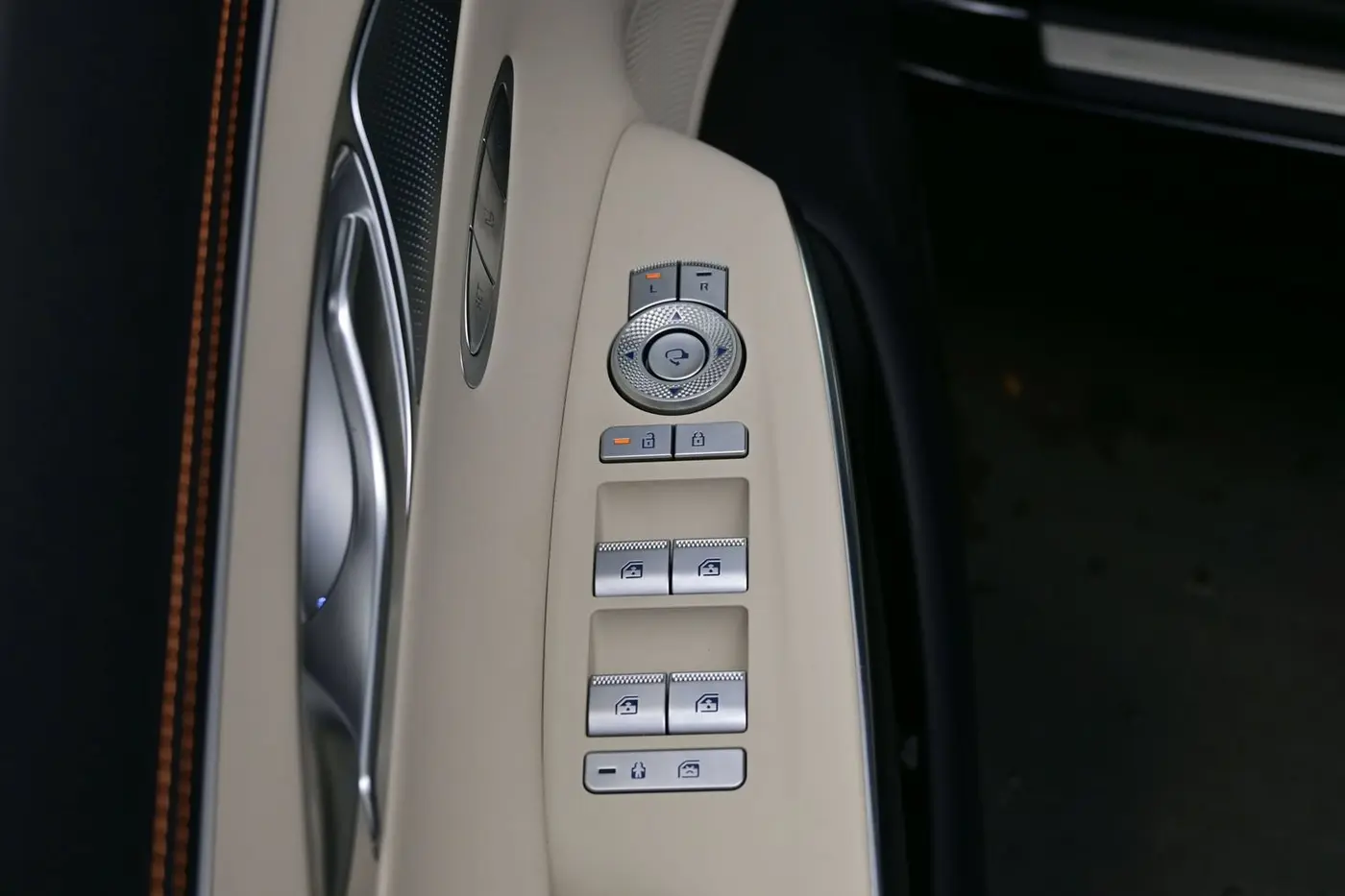 2026 Genesis Gv70 - $61,690