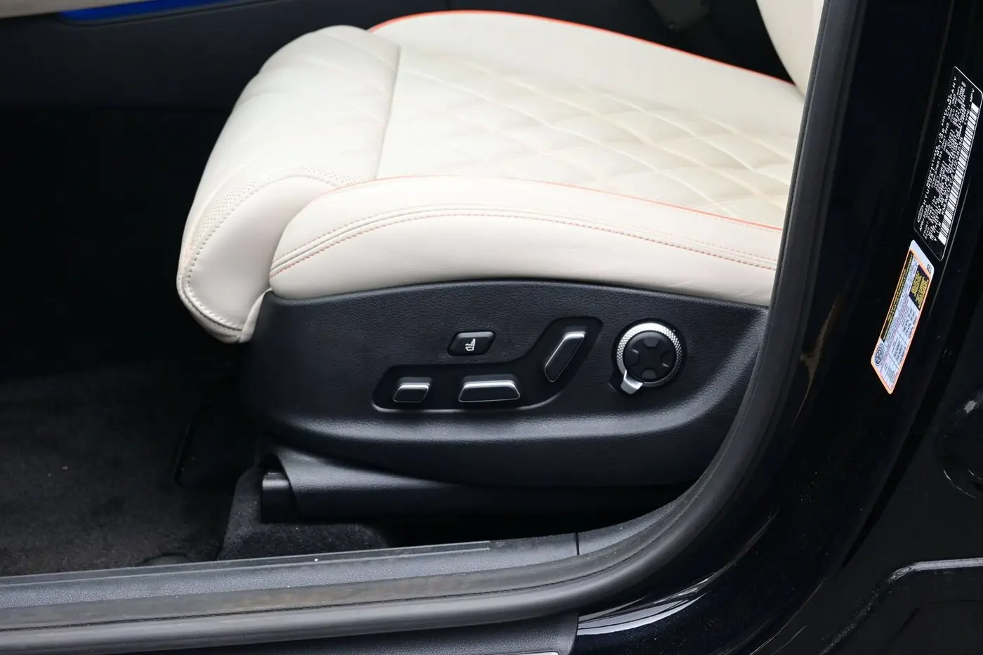 2026 Genesis Gv70 - $61,690