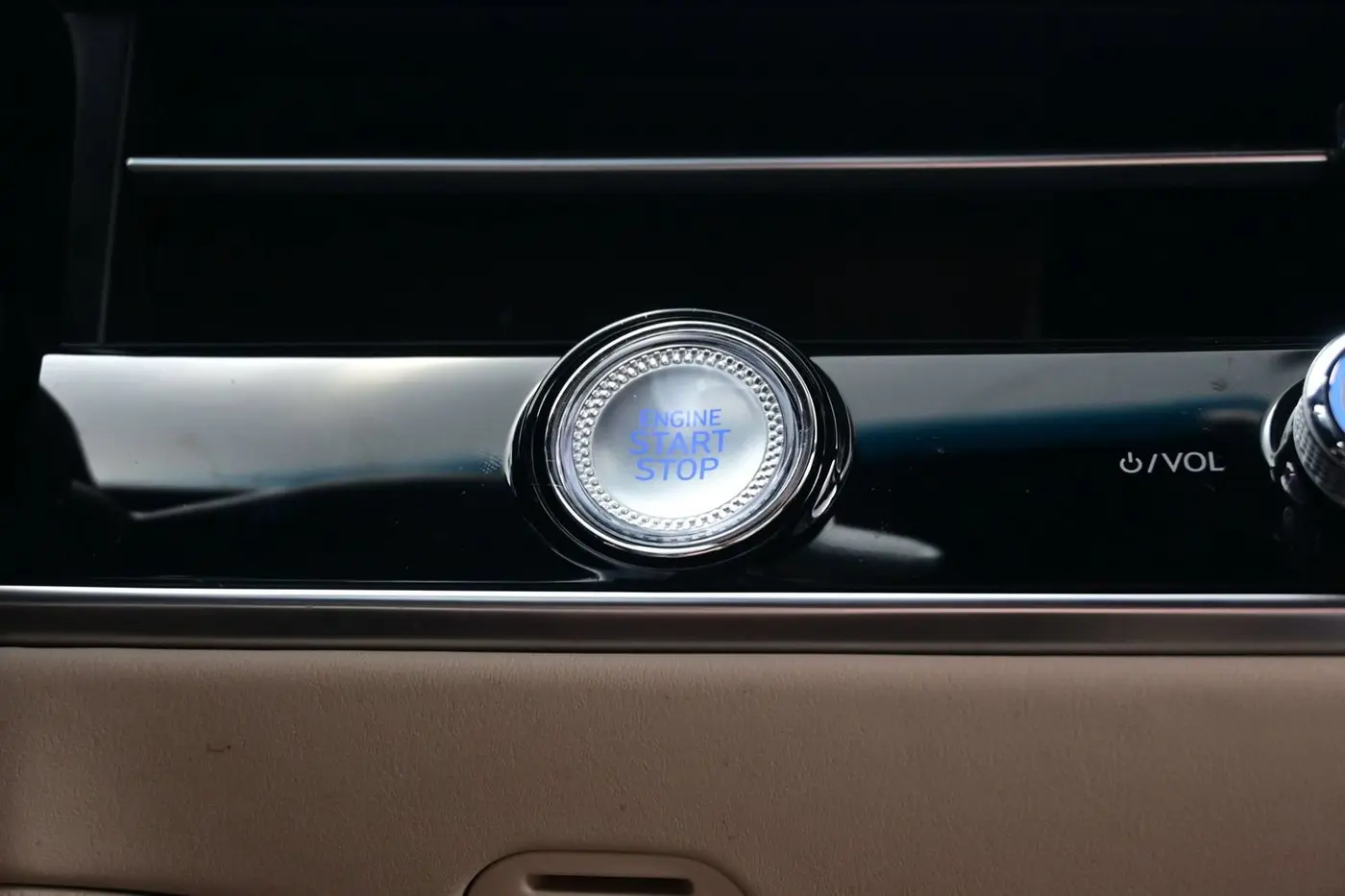 2026 Genesis Gv70 - $61,690