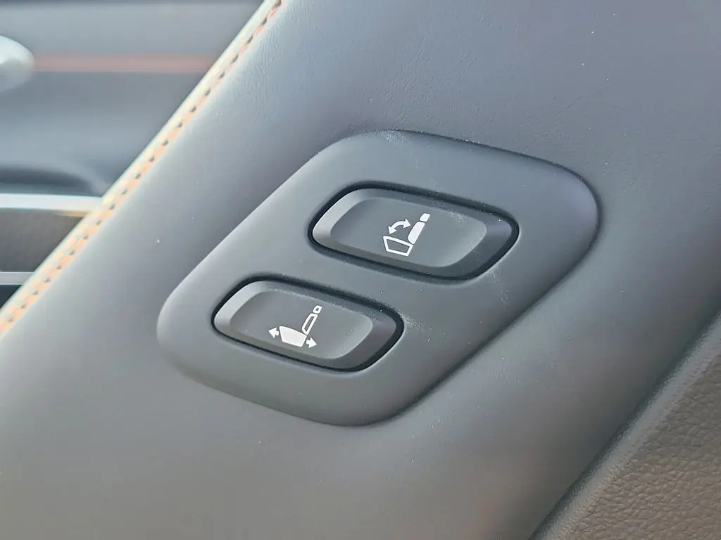 2026 Genesis Gv70 - $67,799