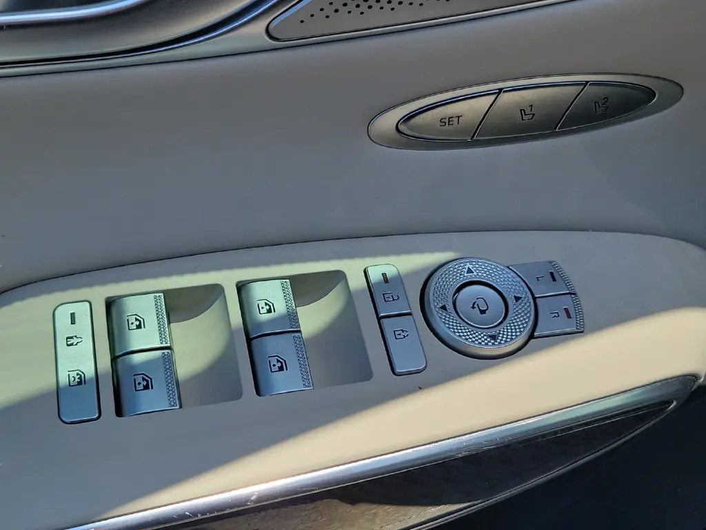 2026 Genesis Gv70 - $62,600