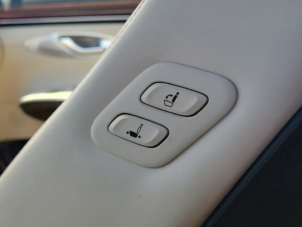 2026 Genesis Gv70 - $62,299