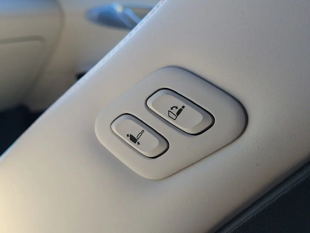 2026 Genesis Gv70 - $64,099