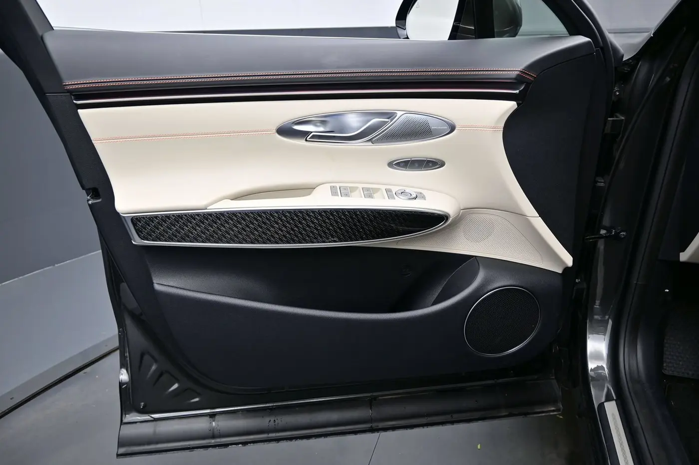 2026 Genesis Gv70 - $62,225