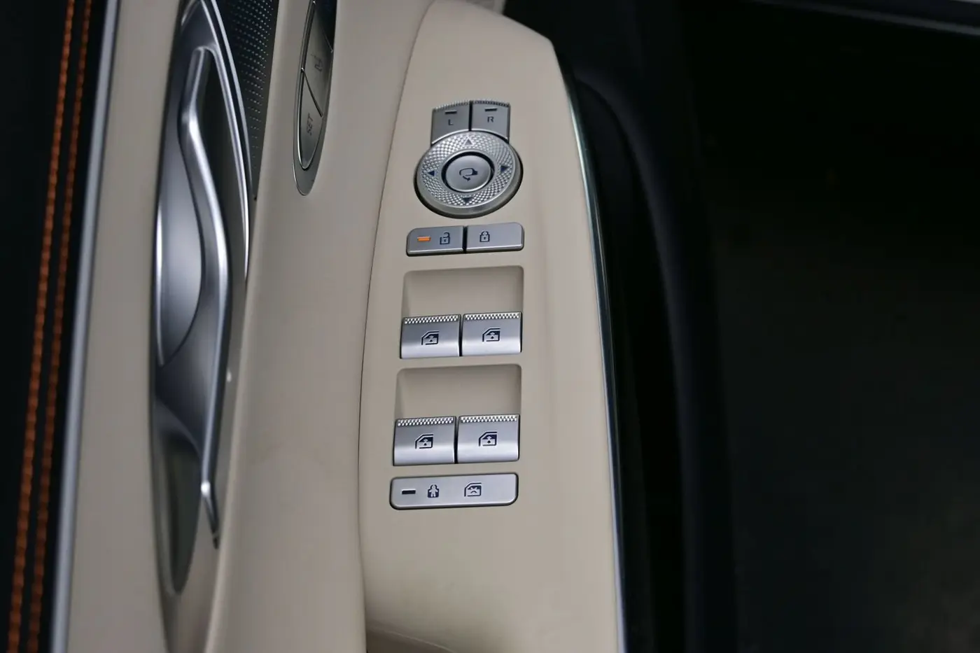 2026 Genesis Gv70 - $62,225