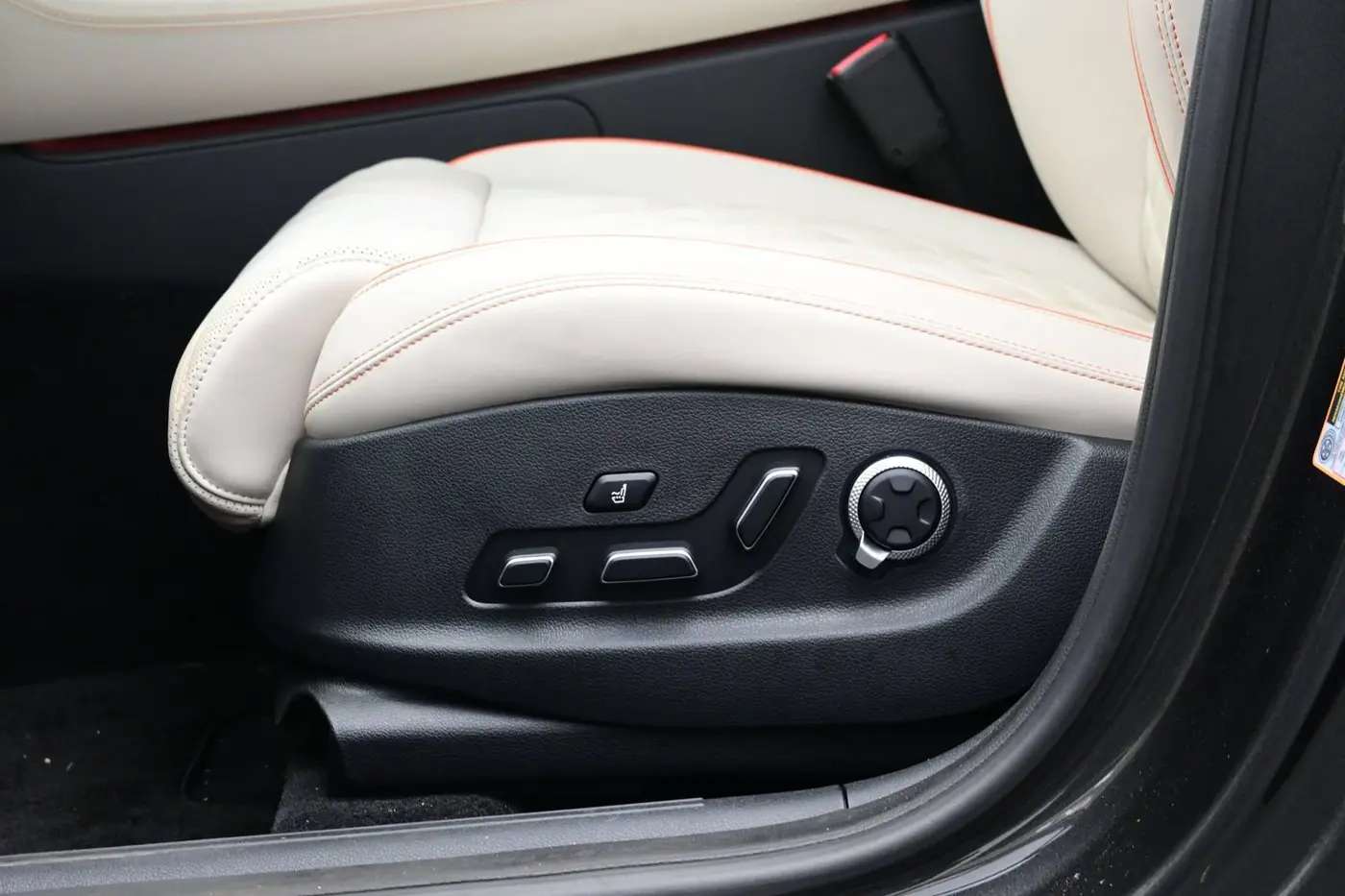 2026 Genesis Gv70 - $62,225