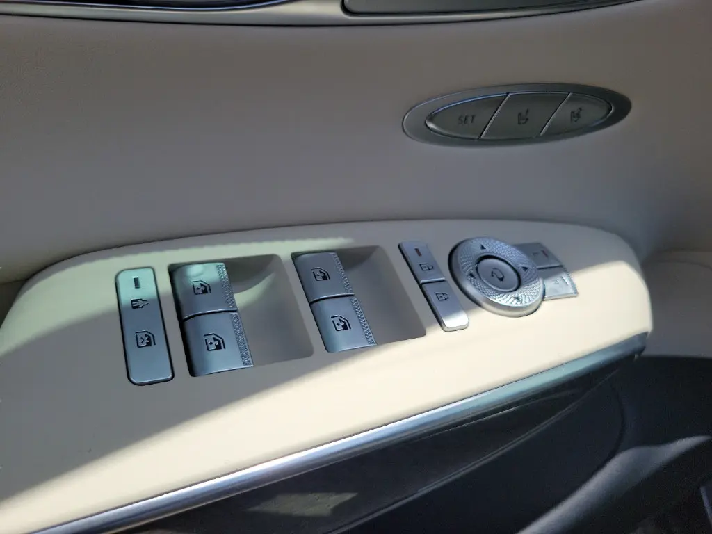 2026 Genesis Gv70 - $73,299