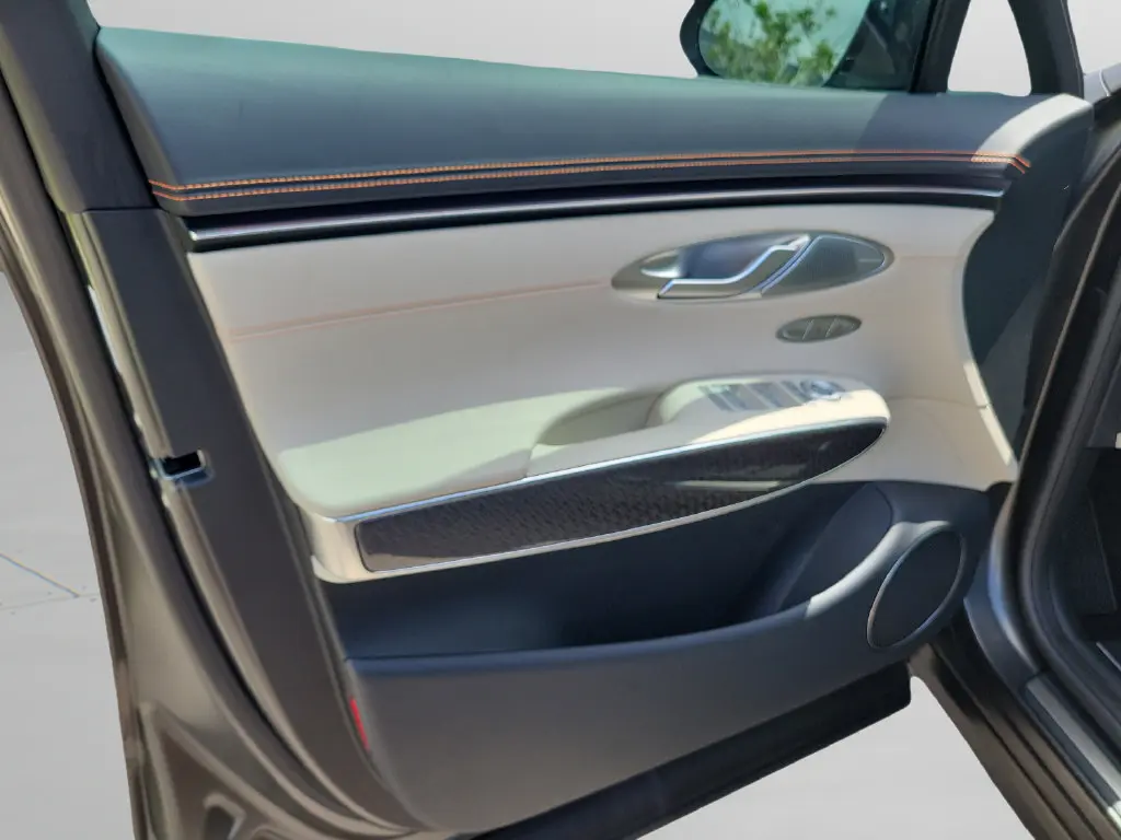 2026 Genesis Gv70 - $73,299