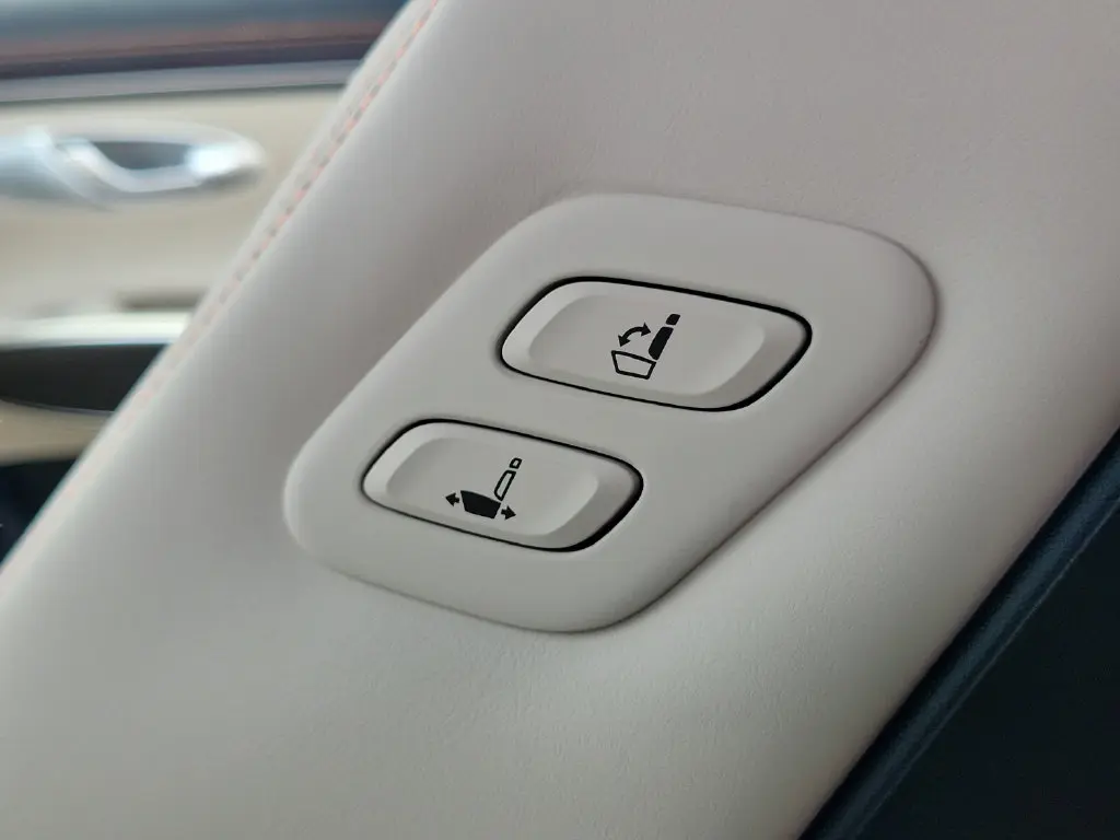 2026 Genesis Gv70 - $73,299