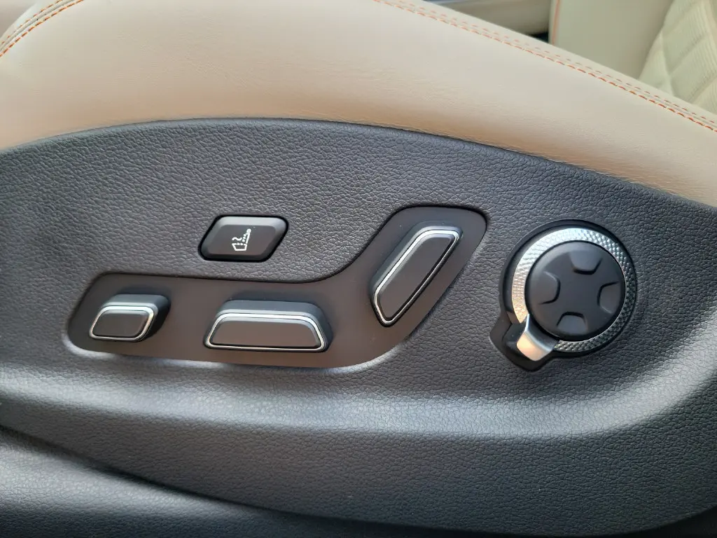 2026 Genesis Gv70 - $73,299