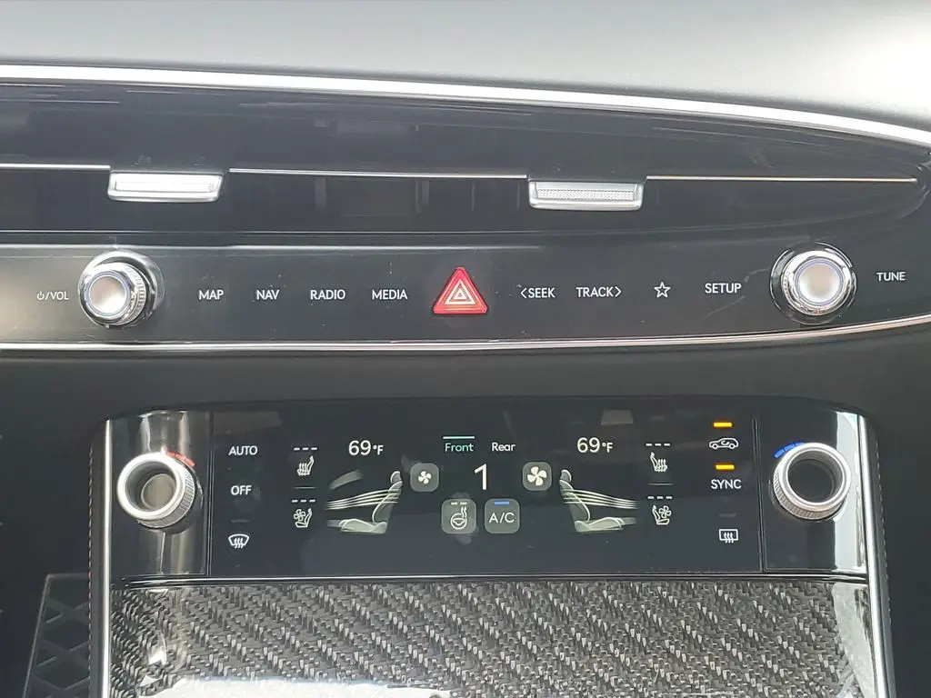 2026 Genesis Gv70 - $68,699