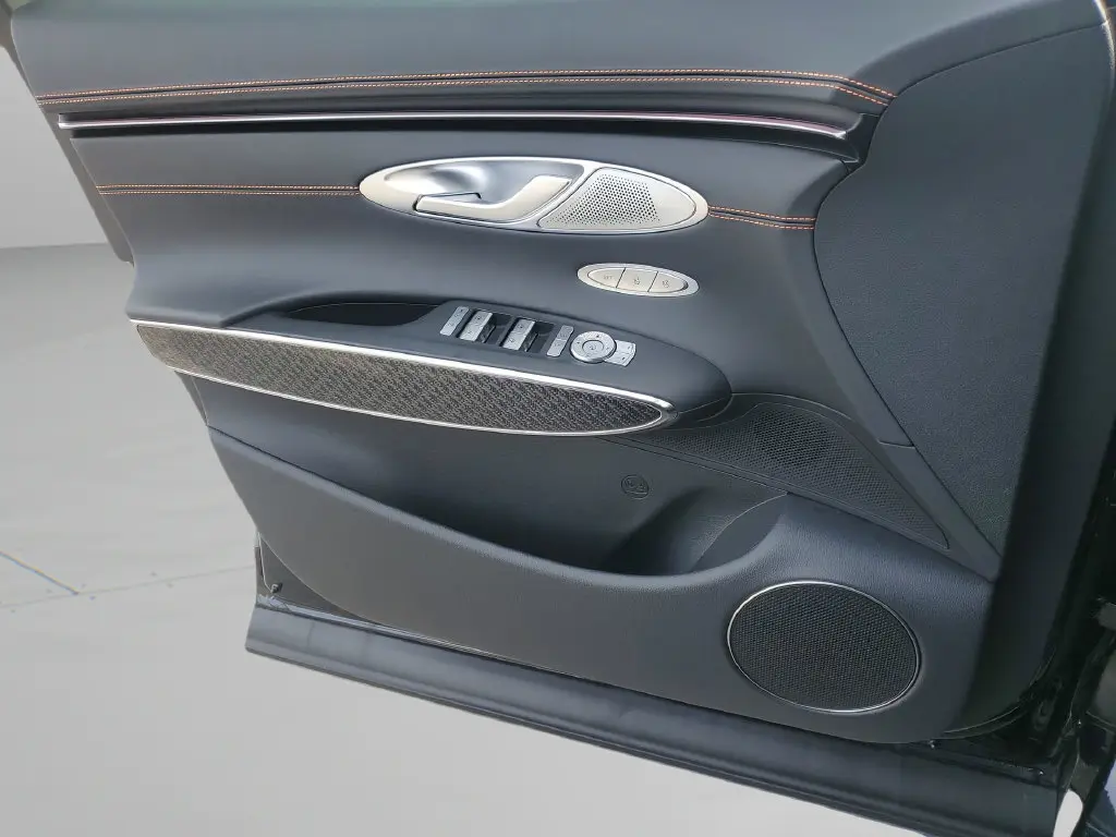 2026 Genesis Gv70 - $68,399