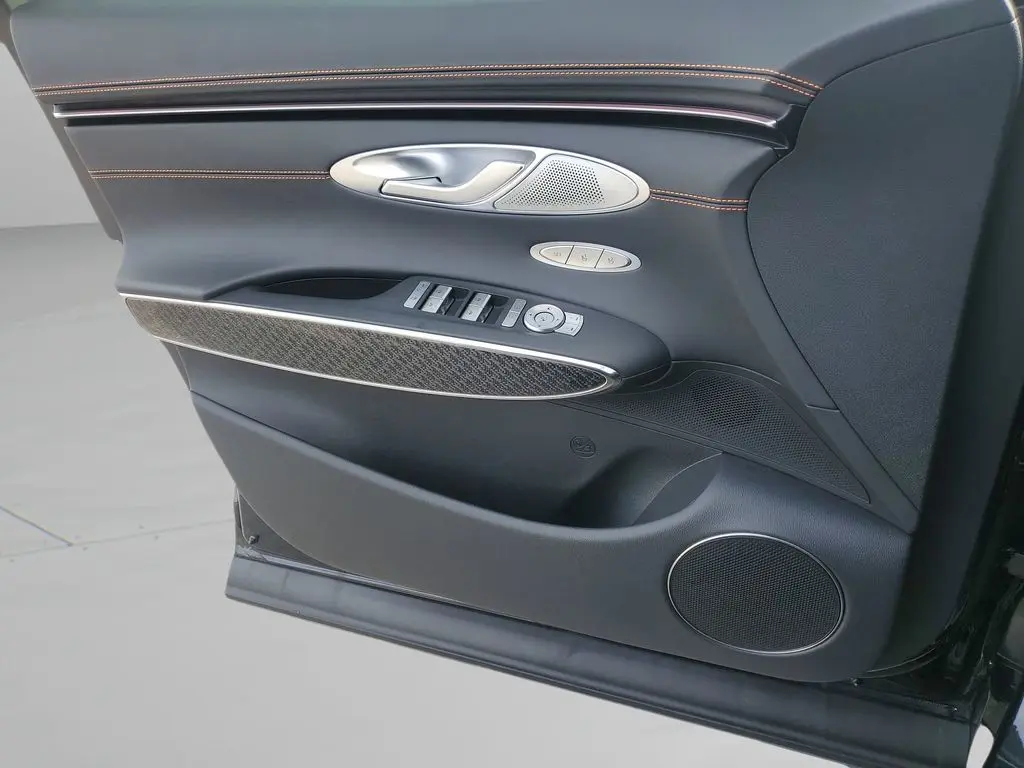 2026 Genesis Gv70 - $68,299