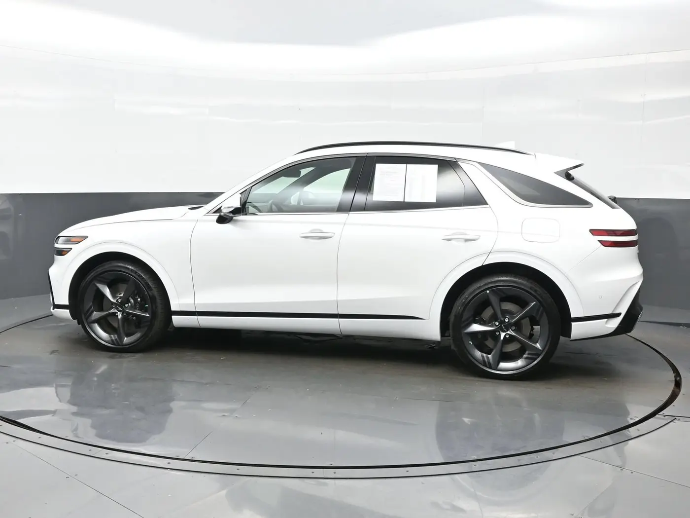 2026 Genesis Gv70 - $53,573