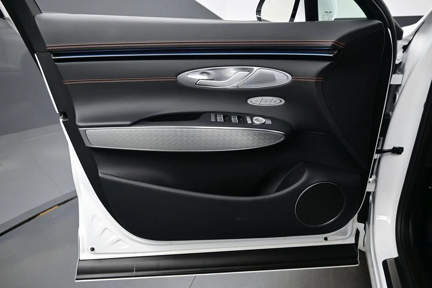 2026 Genesis Gv70 - $53,573