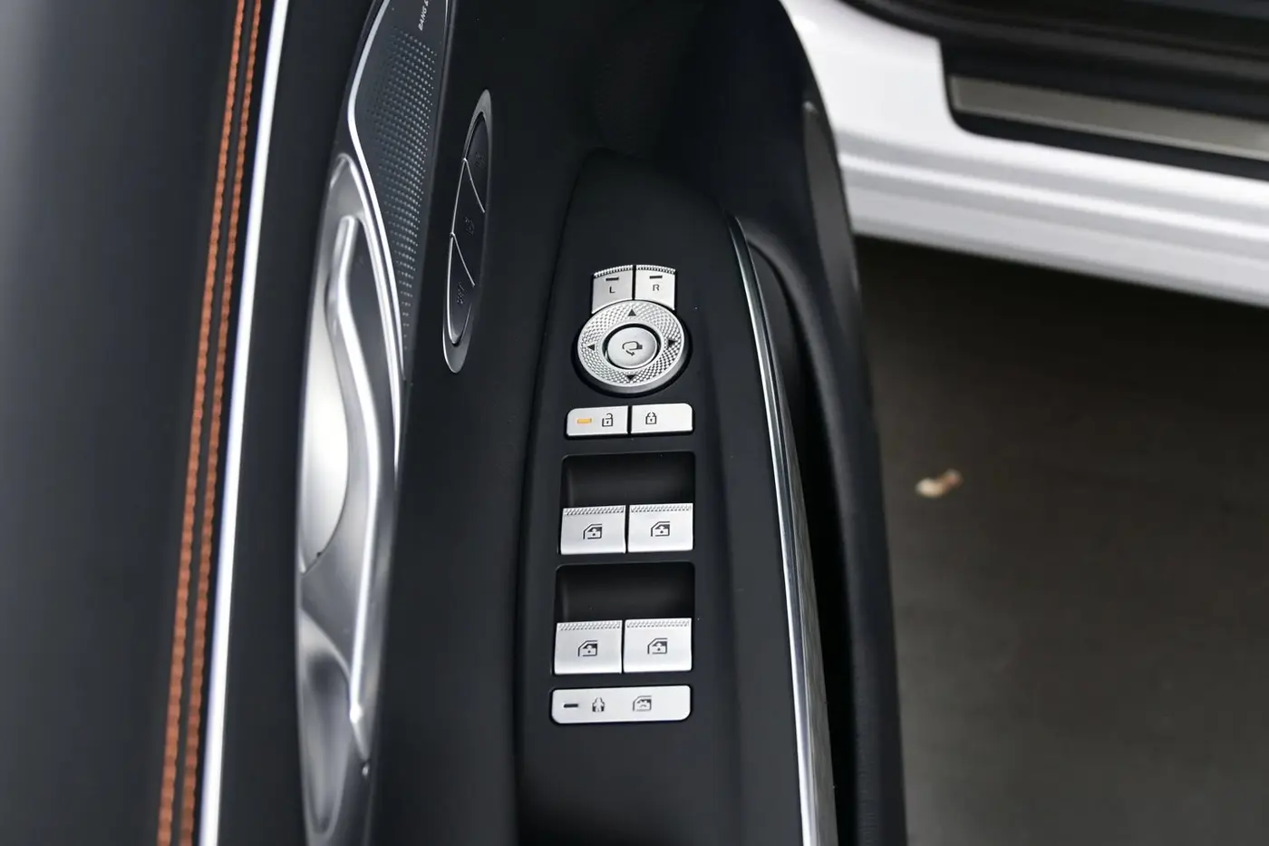 2026 Genesis Gv70 - $53,573