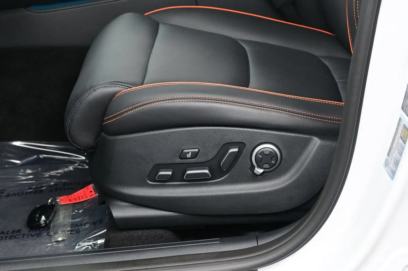 2026 Genesis Gv70 - $53,573