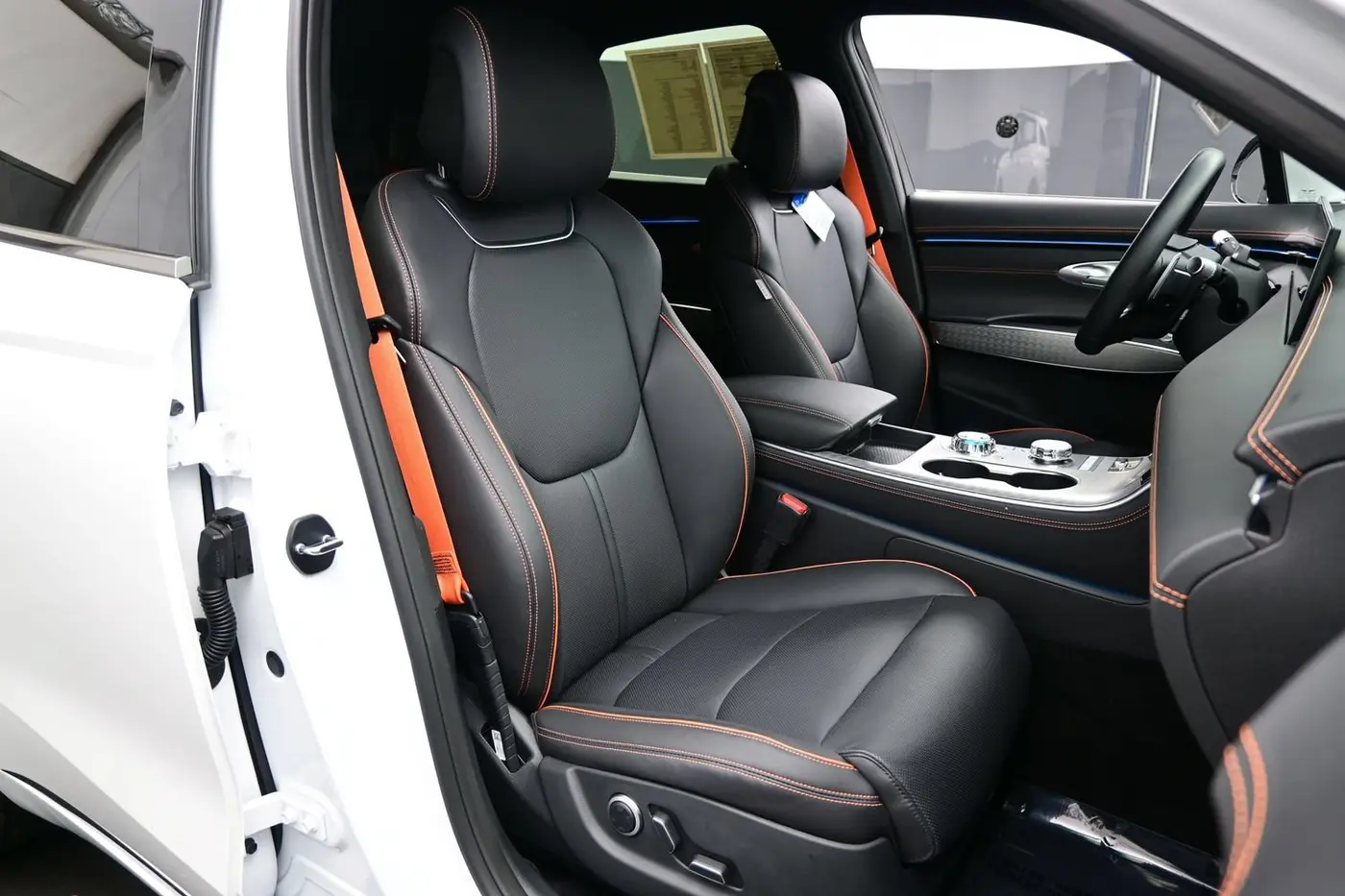 2026 Genesis Gv70 - $53,573