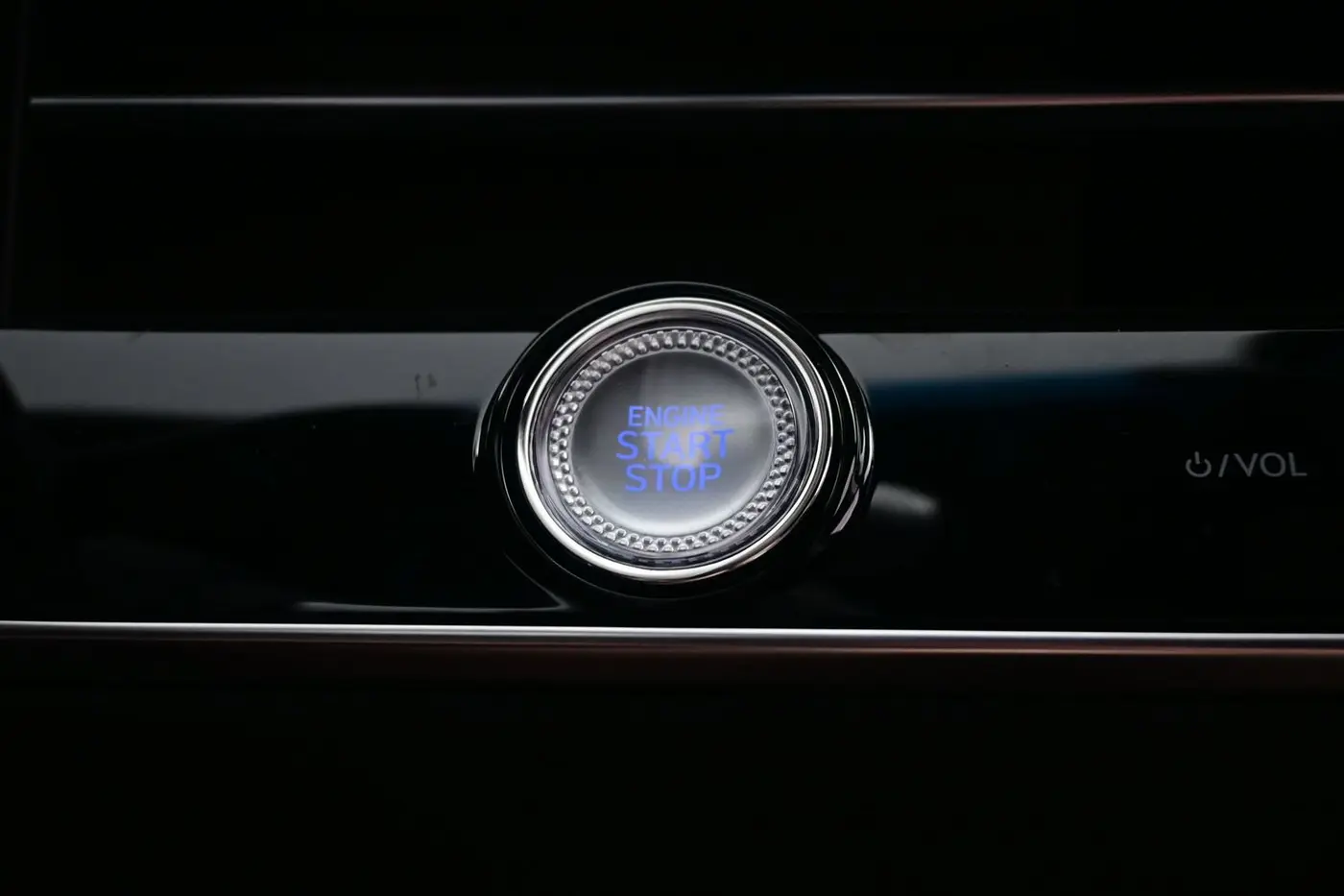2026 Genesis Gv70 - $53,573