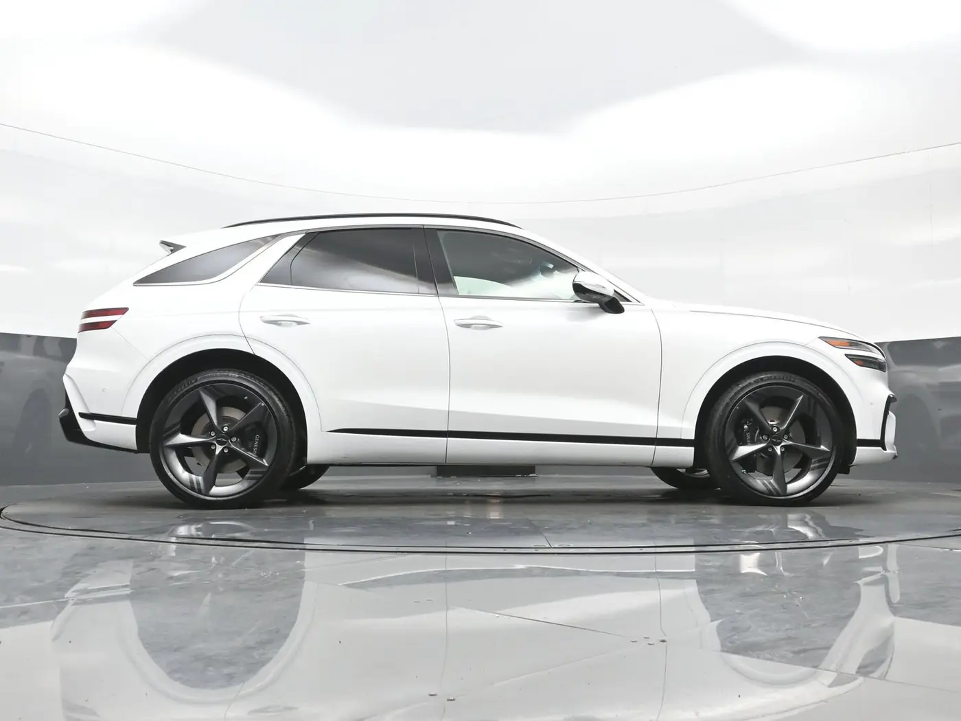 2026 Genesis Gv70 - $53,573