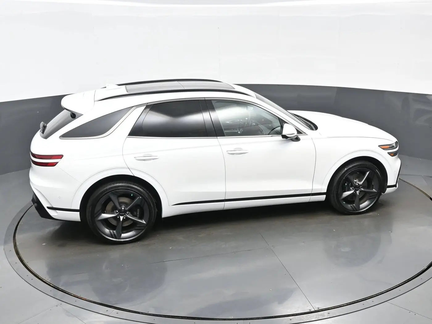 2026 Genesis Gv70 - $53,573