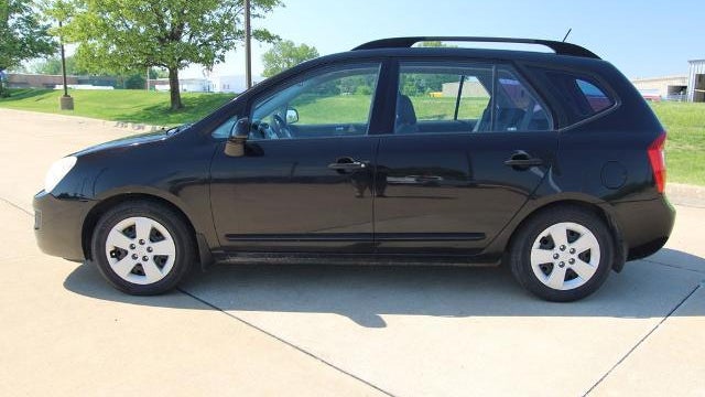 2009 Kia Rondo LX